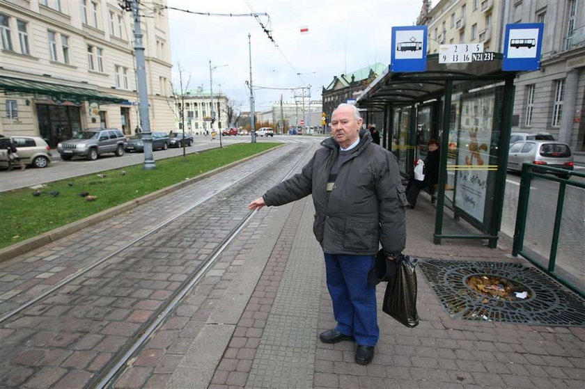 Kpina! MPK radzi pasażerom: Trzymaj się poręczy