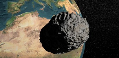 Ogromna asteroida mknie w kierunku Ziemi z dużą prędkością. Jest większa od wieży Eiffla