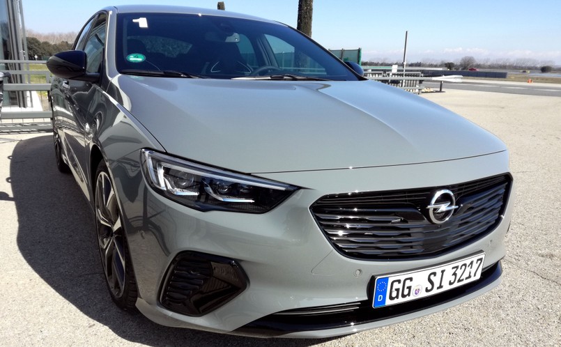 Opel Insignia GSi Grand Sport