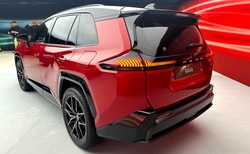 Nowa Toyota wjeżdża do Polski. Hybryda 6. generacji będzie hitem