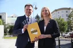 Hołownia: Potrzebujemy obecności w Sejmie, by monitorować proces legislacyjny