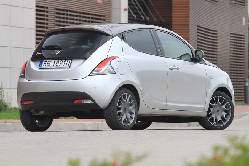 Lancia Ypsilon: elegancka tylko na pokaz