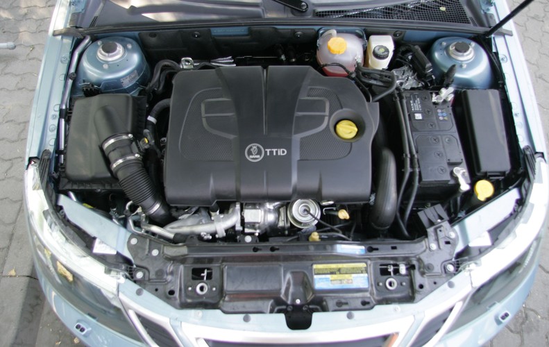 180-konne serce podgrzewają dwie turbosprężarki