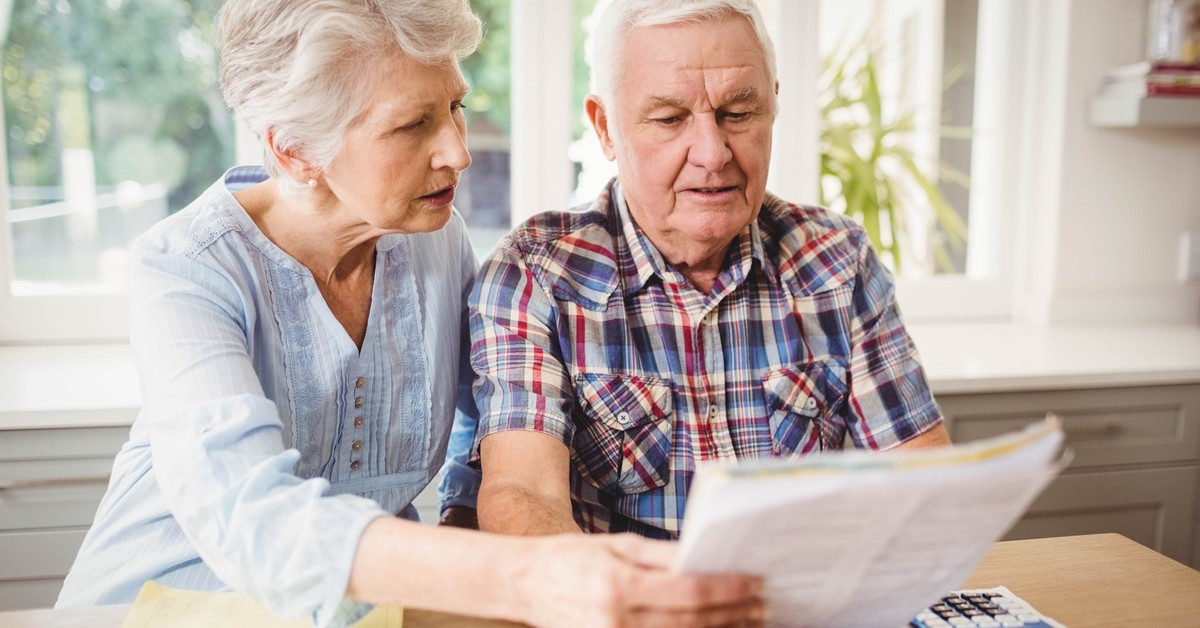 Spór o wypłaty dla seniorów. Tysiące osób żąda wyrównania zaniżonych emerytur. Co na to ZUS?