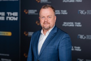 Rządowi trudno jest oddać wyrwane samorządom kompetencje [WYWIAD]