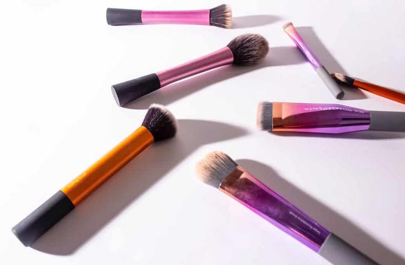 Makeup brushes can also collect a lot of germs over time [AventusClinic]