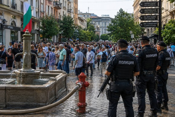 EVROPA NA IVICI KOLAPSA, A KATASTROFA JE STIGLA DO BALKANA! Milioni ljudi u opasnosti, upaljeni CRVENI ALARMI od Kipra do Poljske: "To je tempirana bomba"