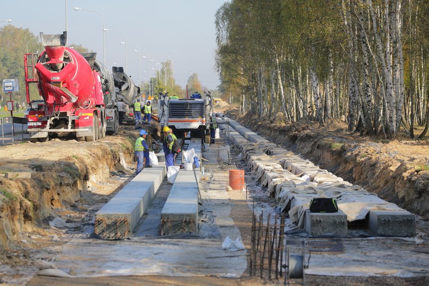 Nowoczesna maszyna do układania torowiska