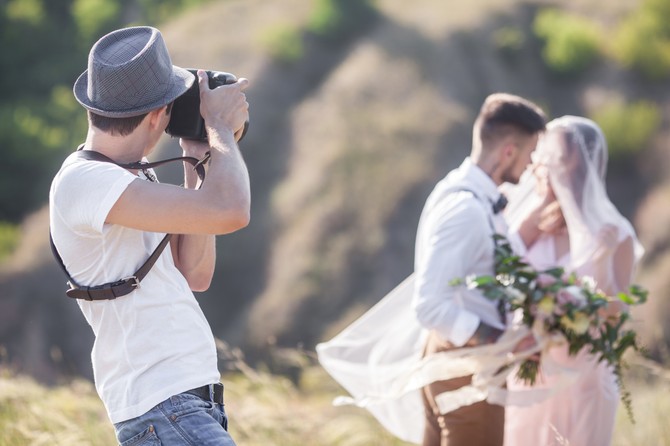 Mreže GORE zbog DRSKOG poteza buduće mlade:Tražila od fotografa da počini PREVARU kako bi smanjila troškove venčanja! Ljudi osuli paljbu