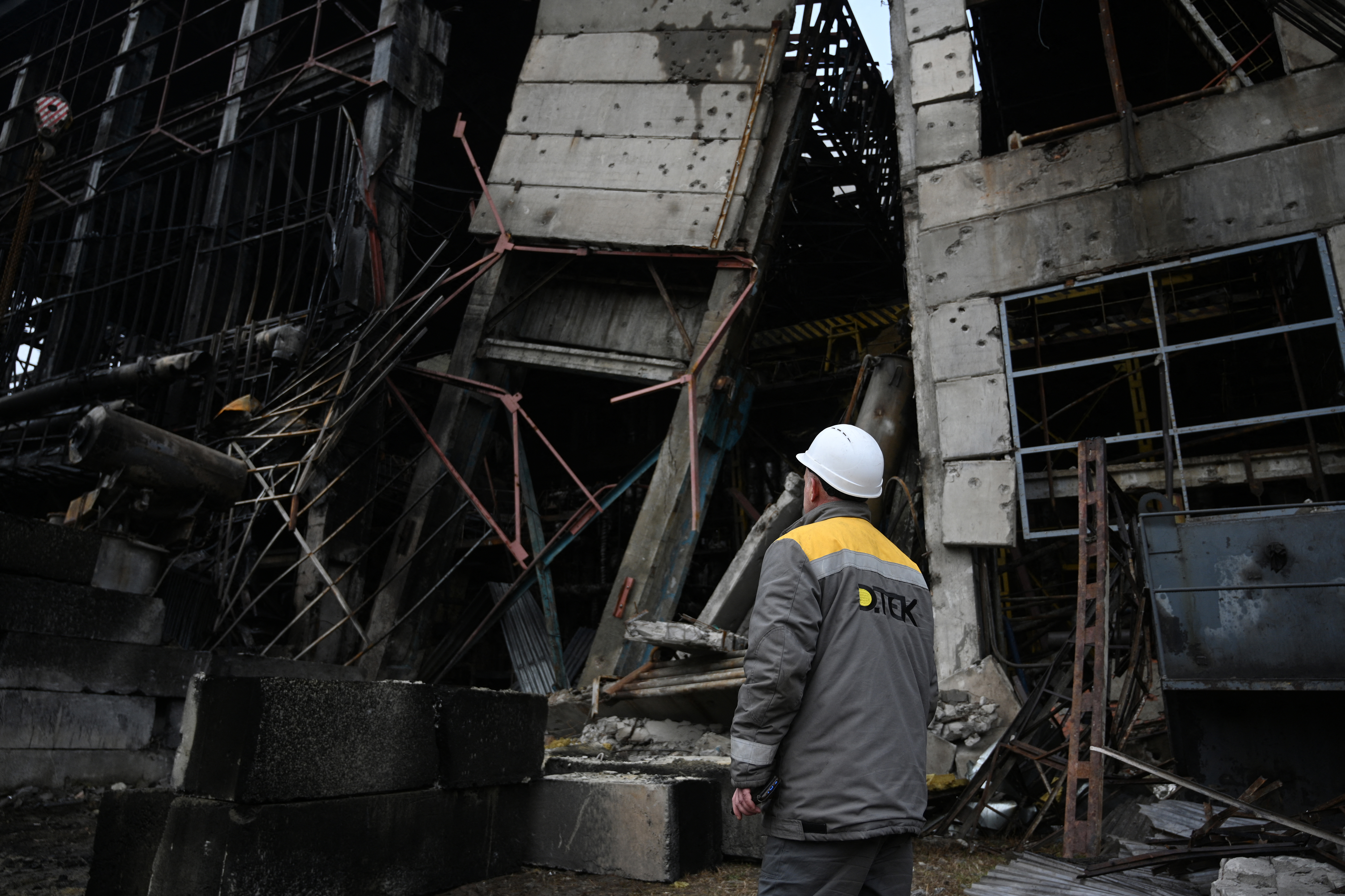 La Russie bombarde l'Ukraine avant Noël: 3 morts, 13 régions sans courant