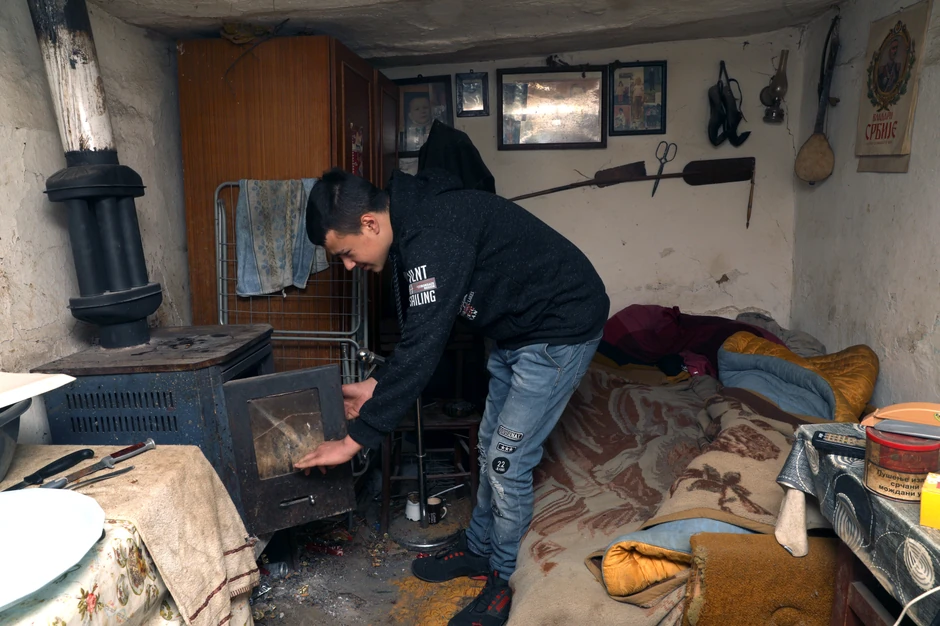 Peć ne može da zagreje udžericu u kojoj Luka živi sa ocem