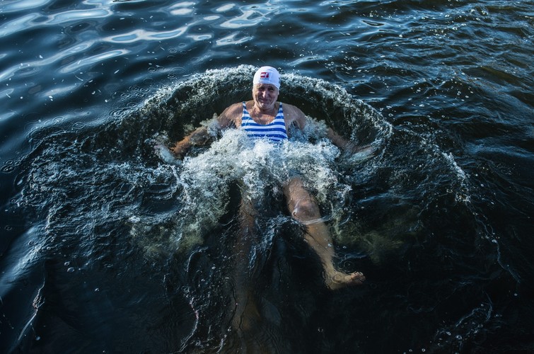 CZESKIE MORSY KĄPIĄ SIĘ W WEŁTAWIE