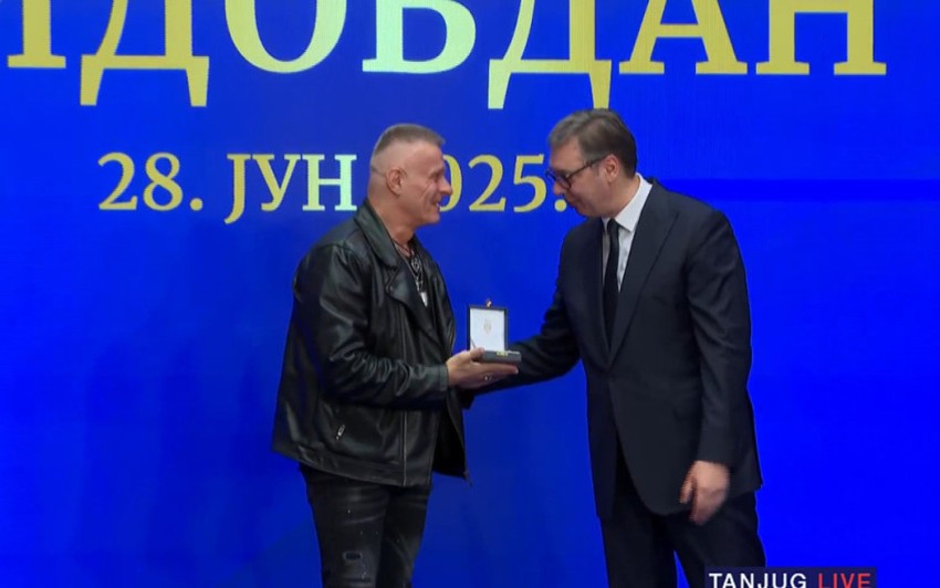 Predsednik Aleksandar Vučić uručio Vidovdanski orden Đorđu Davidu