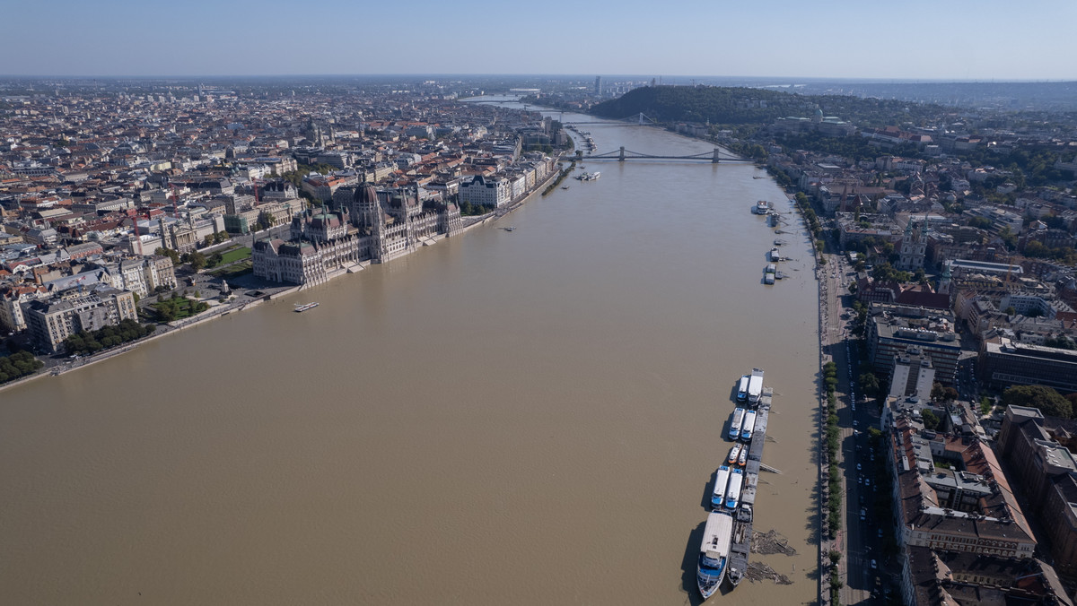 Fala kulminacyjna na Dunaju minęła Budapeszt, ale to nie koniec