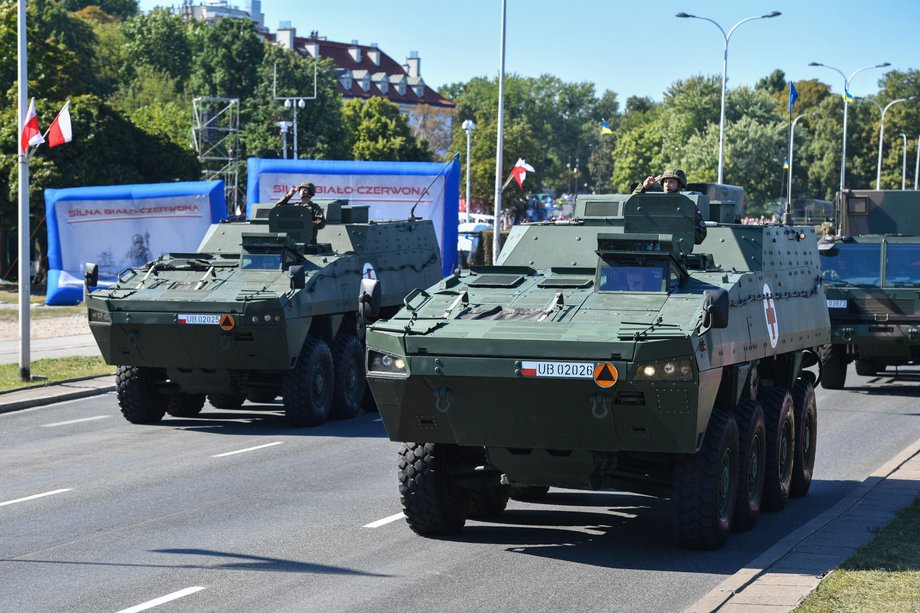 Kołowe Transportery Opancerzone ROSOMAK