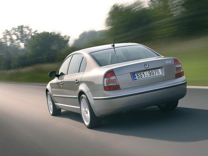 Paryska premiera: zmodyfikowana Skoda Superb (model 2007)