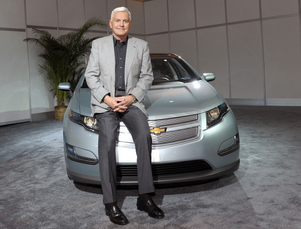 Bob Lutz, wiceprezes General Motors, mówi, że Toyota straciła "boski status"