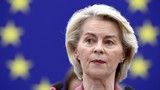 Ważny list von der Leyen do przywódców UE. "Pakt o migracji niezbędny"