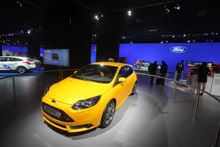 Salon samochodowy w Bolonii