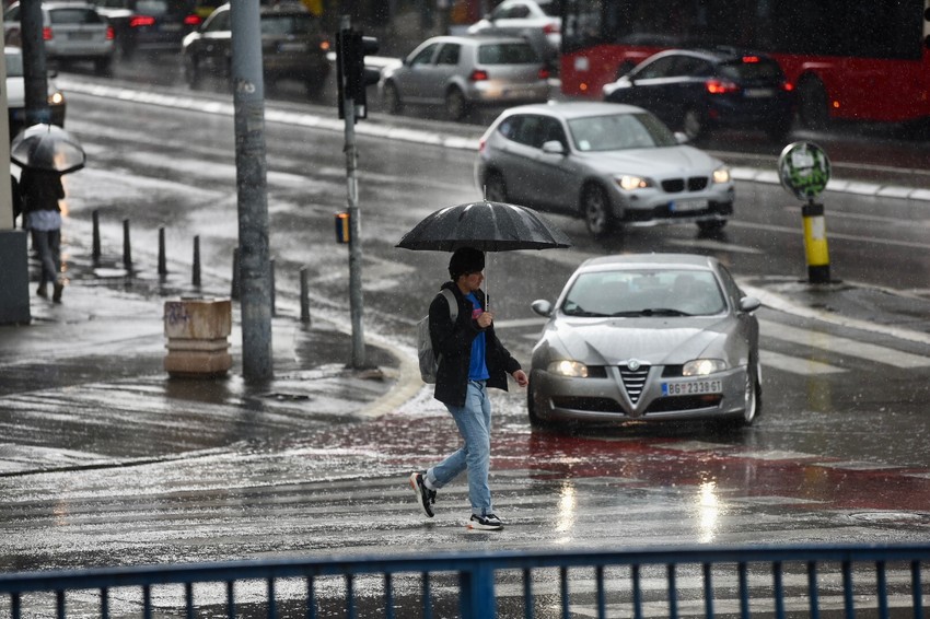 Do vikenda pljuskovi