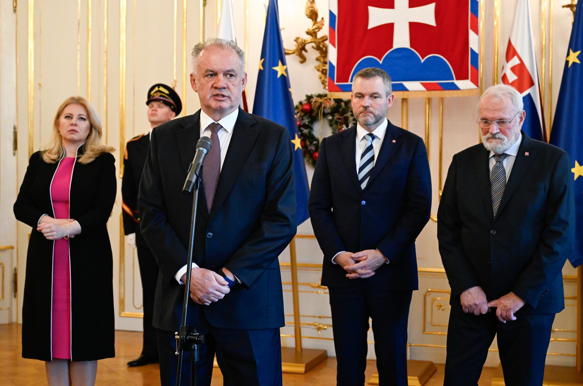 Prvý tradičný obed prezidenta SR Petra Pellegriniho s bývalými hlavami štátu Rudolfom Schusterom, Ivanom Gašparovičom, Andrejom Kiskom a Zuzanou Čaputovou.