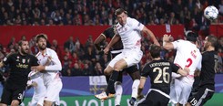 Liga Mistrzów: Sevilla z Krychowiakiem pokonała Juventus i zagra w Lidze Europy. WIDEO