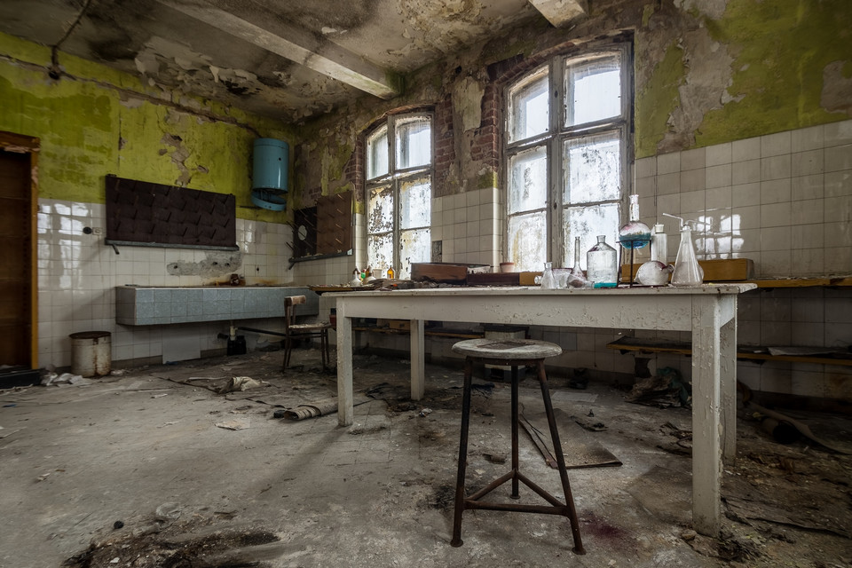 Opuszczone laboratorium Zakładów Celulozowo-Papierniczych w Kaletach
