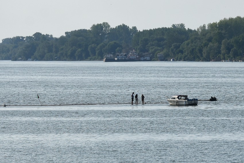 Zabluda da je Srbija zemlja bogata vodom dolazi od toga što velike reke, kao što je Dunav, kroz nju samo prolaze