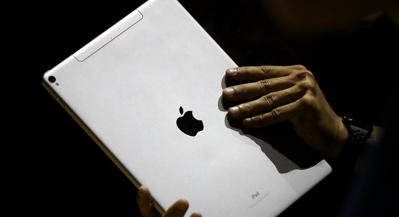 How to enable and use Siri on any iPad model to ask questions, give ...