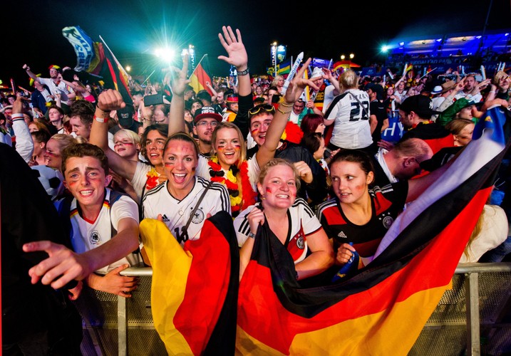 Żałoba i czarna rozpacz w Brazylii. Euforia Niemców