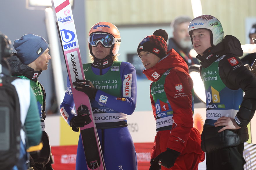 Piotr Żyła, Dawid Kubacki, Kamil Stoch i Aleksander Zniszczoł