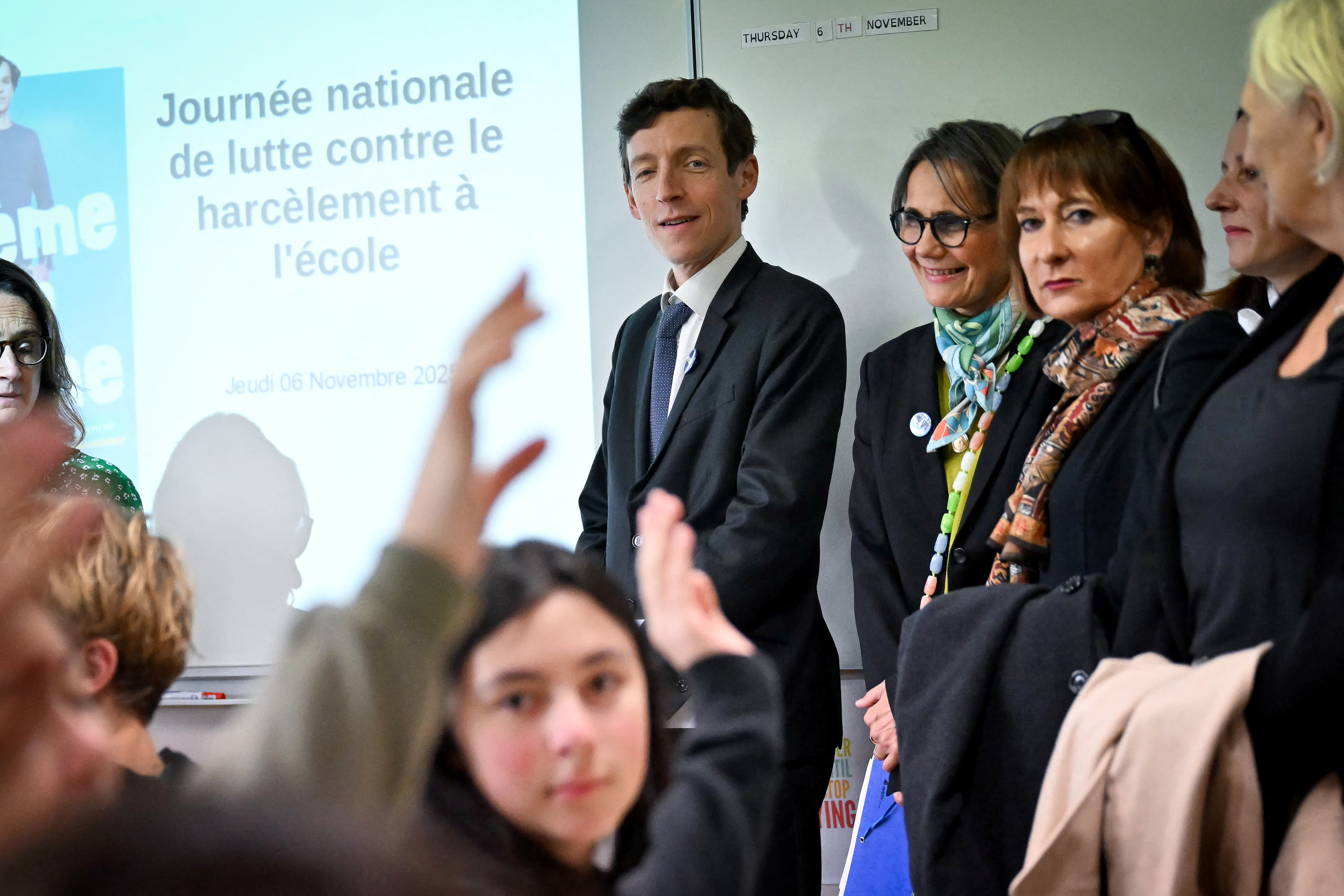 Suicide d'une lycéenne : le ministre Geffray ouvre une enquęte administrative