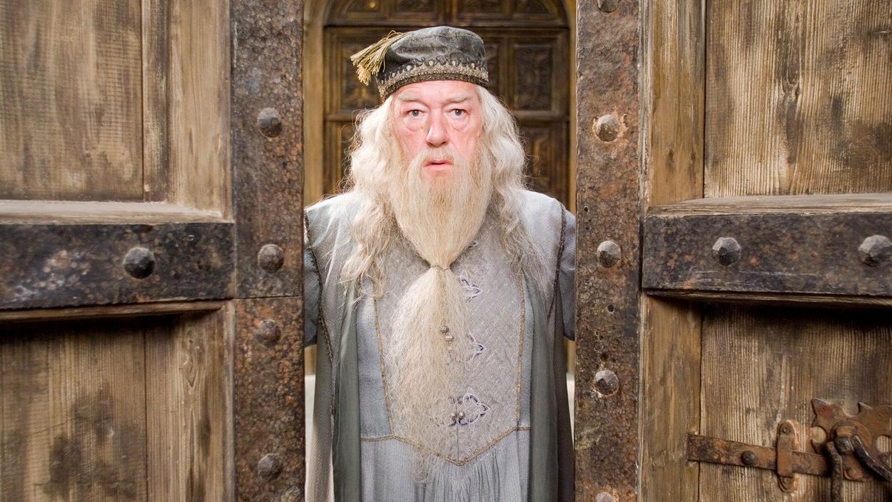 Megszakad a szívünk: Elhunyt a Harry Potter-filmek Dumbledore professzora, Sir Michael Gambon