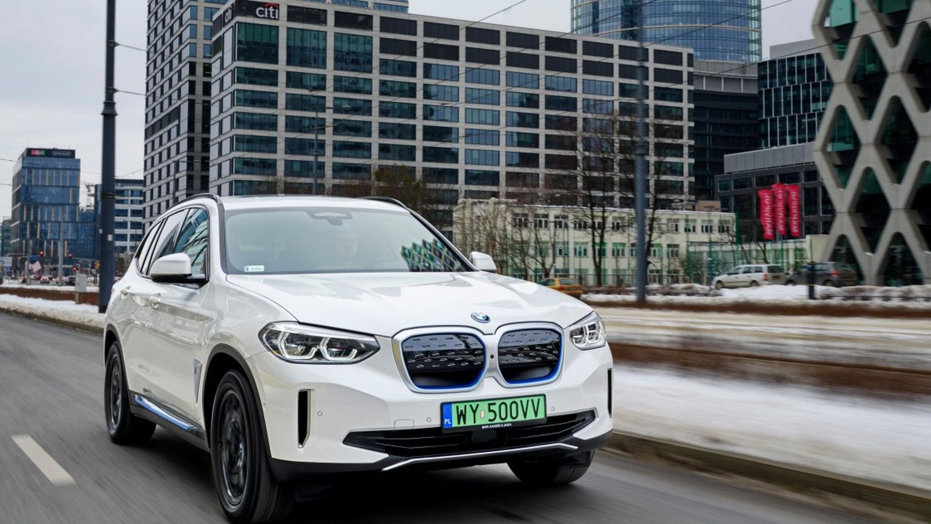 BMW iX3 – elektryzująca… Przyszłość?