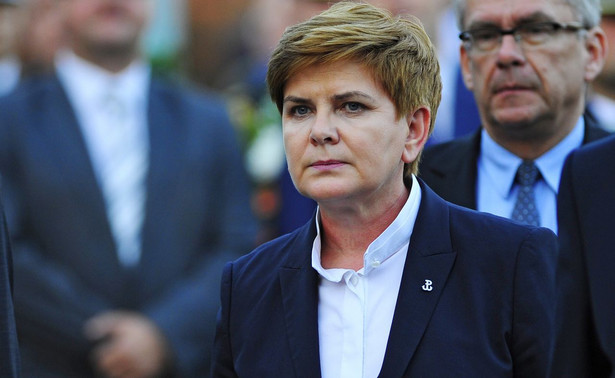 Spada liczba zwolenników rządu Szydło. Zyskuje za to sama premier. SONDAŻ CBOS