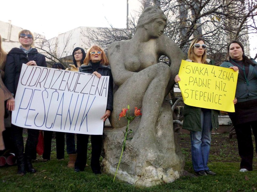 Sa jednog od protesta protiv nasilja u porodici: Udruženje žena "Peščanik"