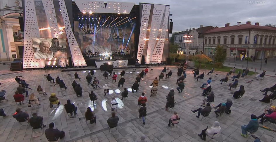 Wadowice - Koncert poświęcony Janowi Pawłowi II [screen z transmisji TVP]