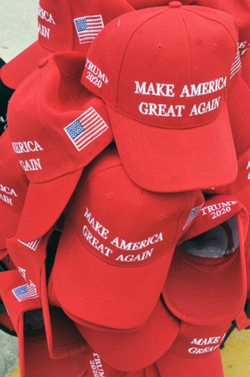 "Napravimo Ameriku opet velikom" je Trampov slogan za izbore 2016. godine