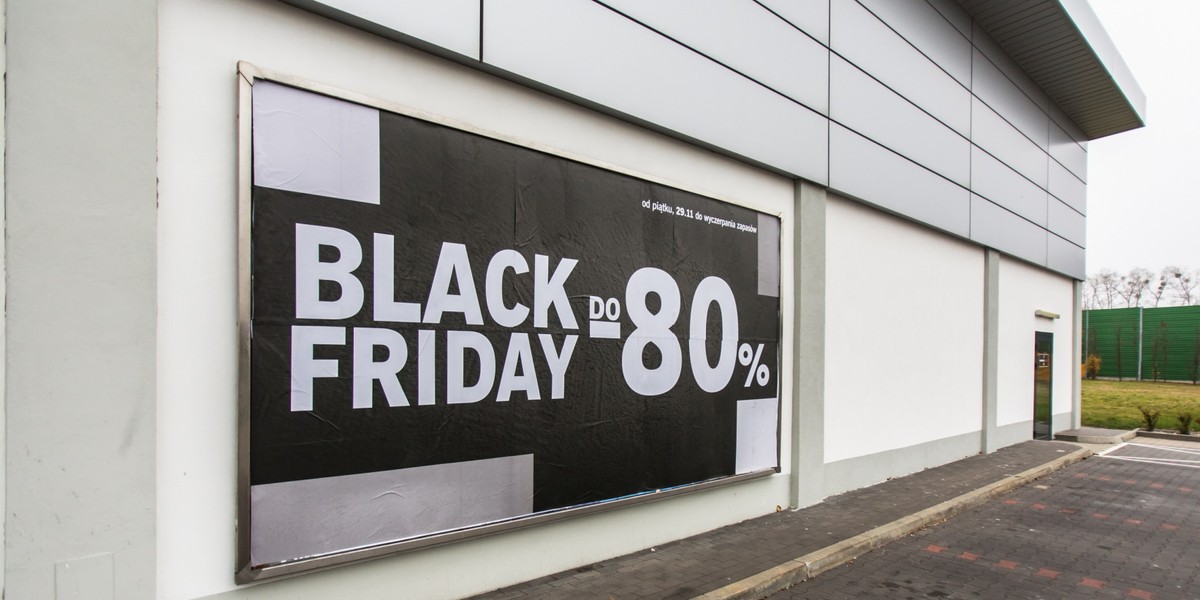 Black Friday będzie też w dyskontach spożywczych. Na zdjęciu sklep Lidl, który reklamuje się zniżkami do 80 proc.