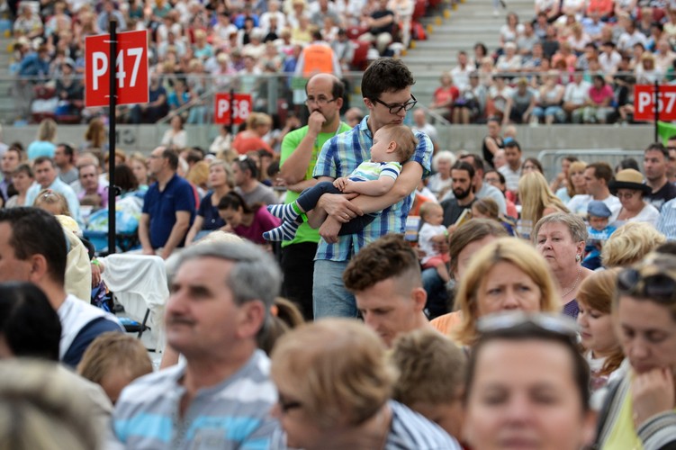 Wierni na Stadionie Narodowym