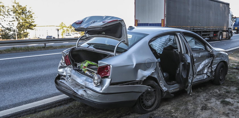 Chwile grozy na S3! Tir uderzył w auto, zaskakujący finał