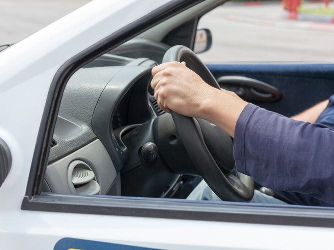 Flašica vode može da zapali automobil