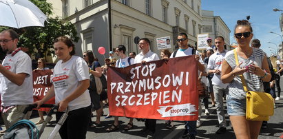 Porażka antyszczepionkowców. Sejm poszedł po rozum do głowy