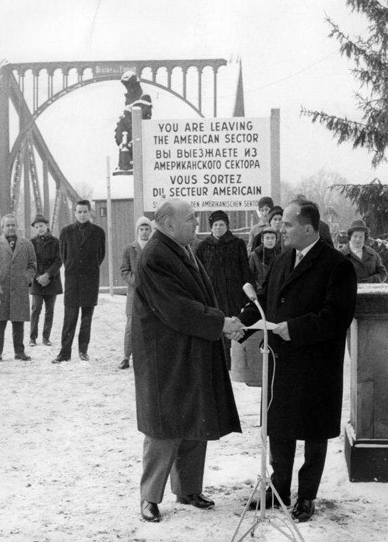 Historia Jerzego Kaczmarka znalazła swój finał na "moście szpiegów" 11 lutego 1986 r.