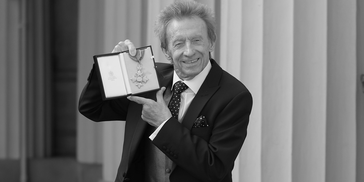 Denis Law nie żyje. 