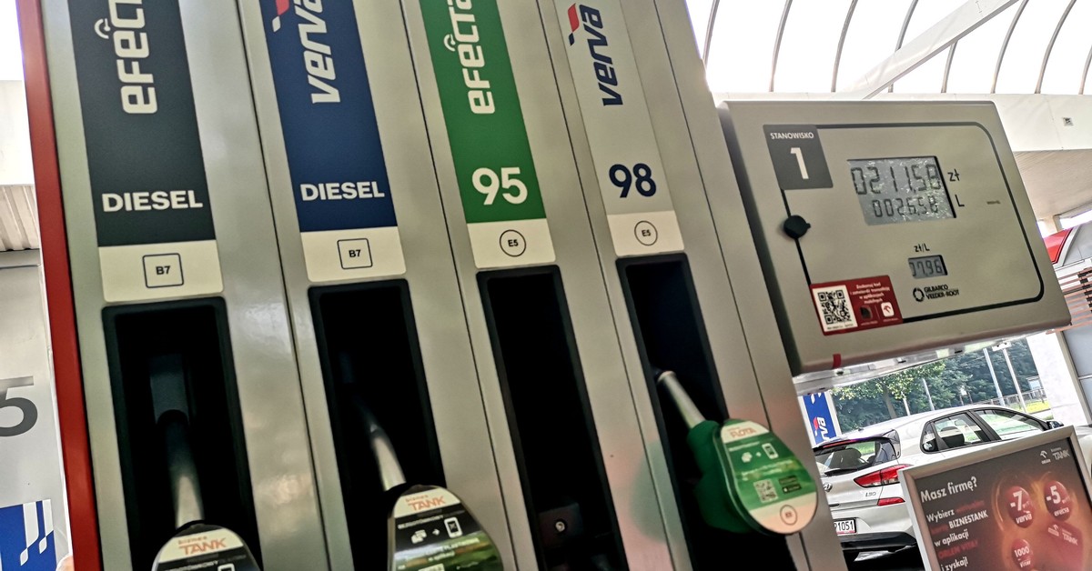 Ceny ropy spadają, ale paliwo na stacjach podrożeje. Benzyna i diesel w górę o kilka groszy