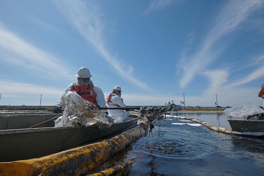Naftna mrlja kod južne obale Kalifornije