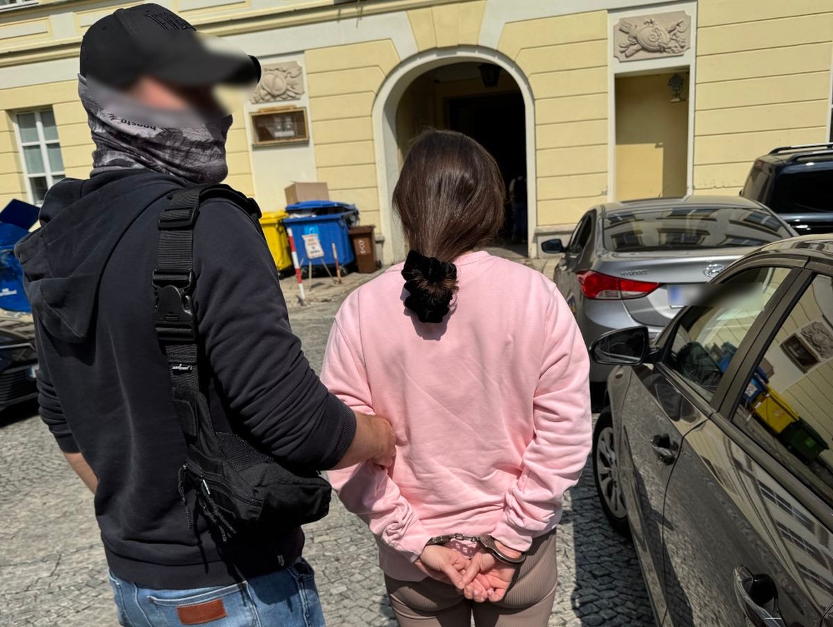 Małżeństwo sutenerów w rękach policji