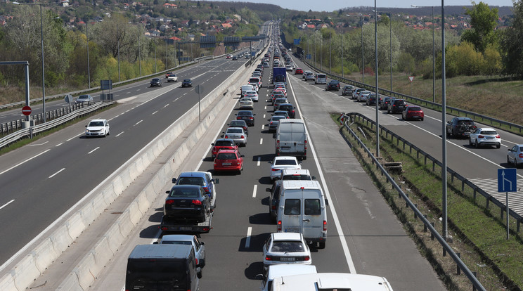 Zajvédő falat építenének Tatabánya autópályát érintő részén / Fotó: Isza Ferenc