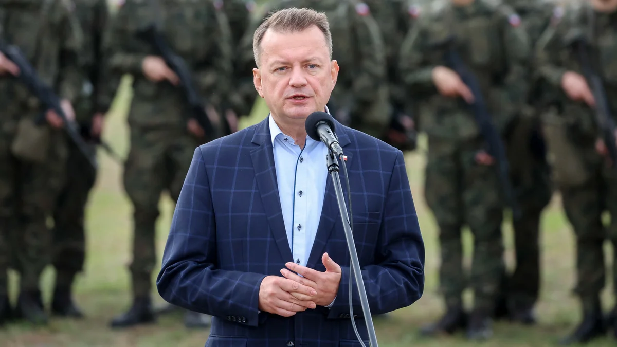 Błaszczak i wojskowy chaos. Kiedy w MON liczył się tylko PR [fragment książki]